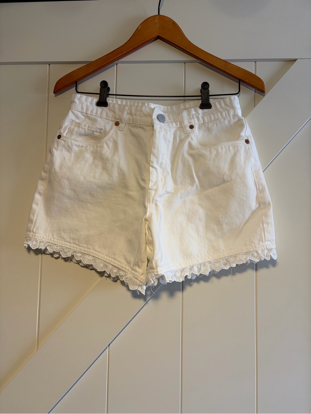 White Lace-Hem Denim Shorts for Women - Picture 1 of 1